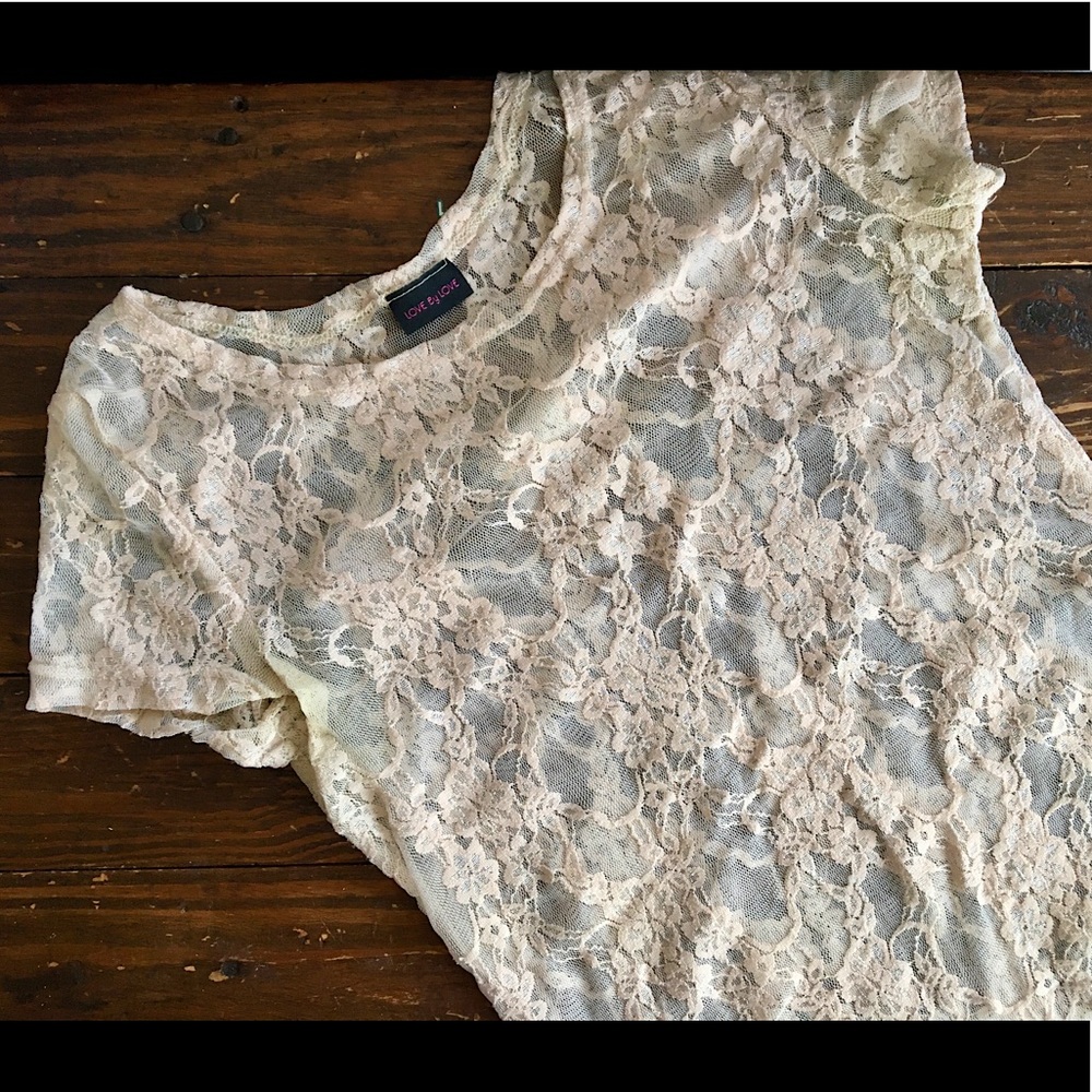 🌼FREE with bundle of 3+ items!🌼 Lace Shirt